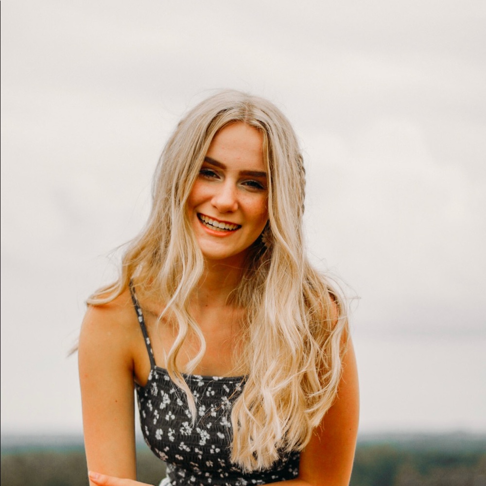 Meet your Posher, Lily